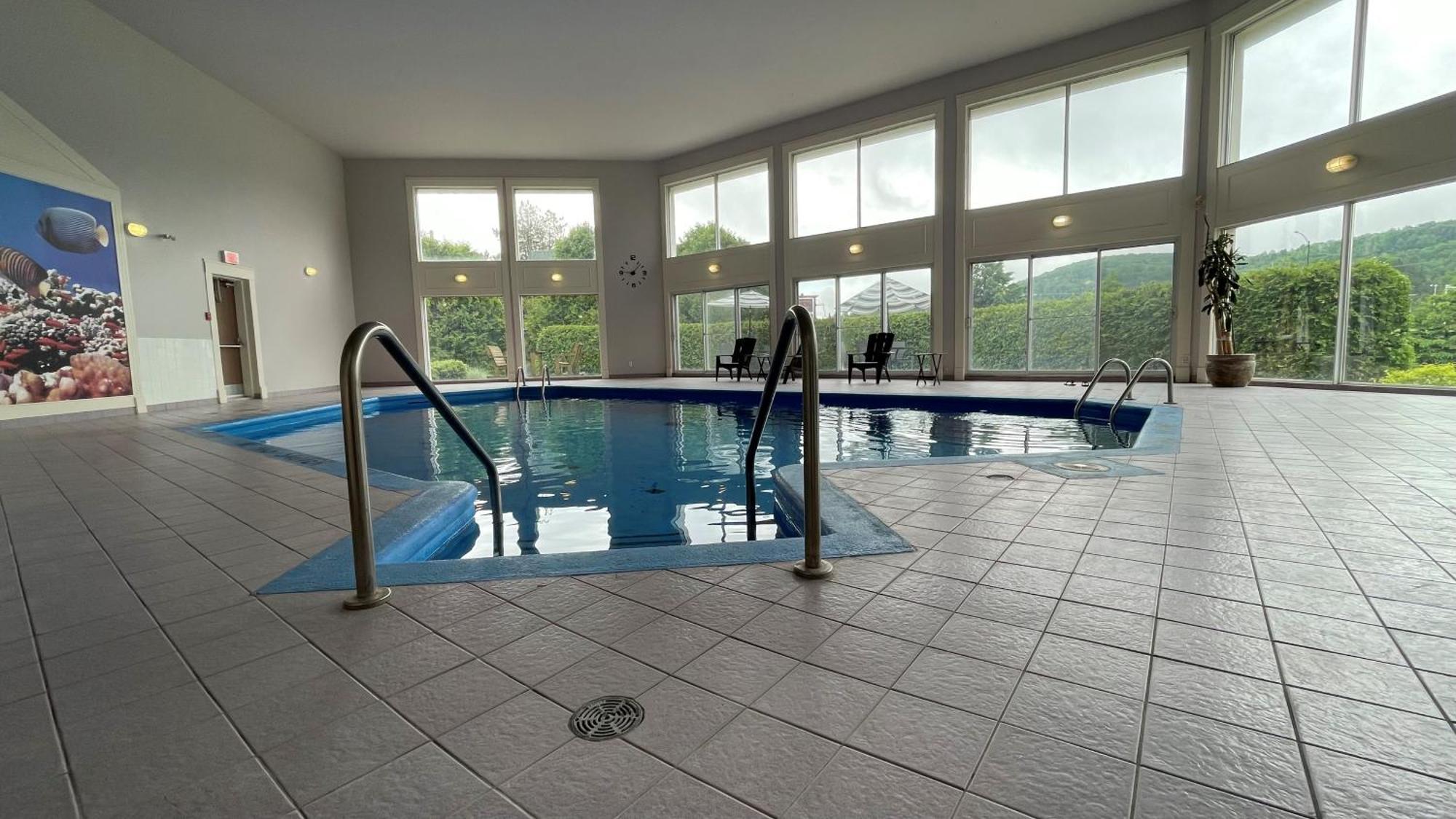 Hotel Vacances Tremblant Mont-Tremblant Exterior photo